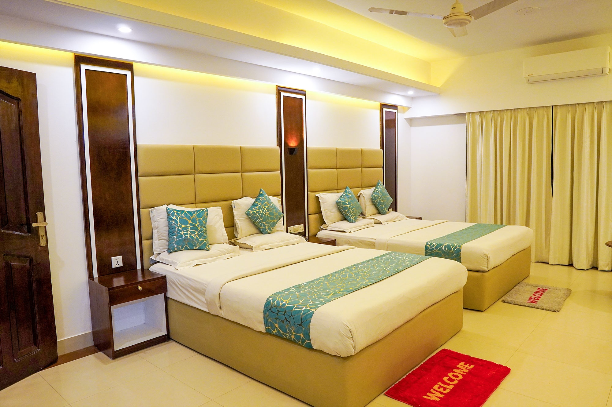 Deluxe Four Bed Room