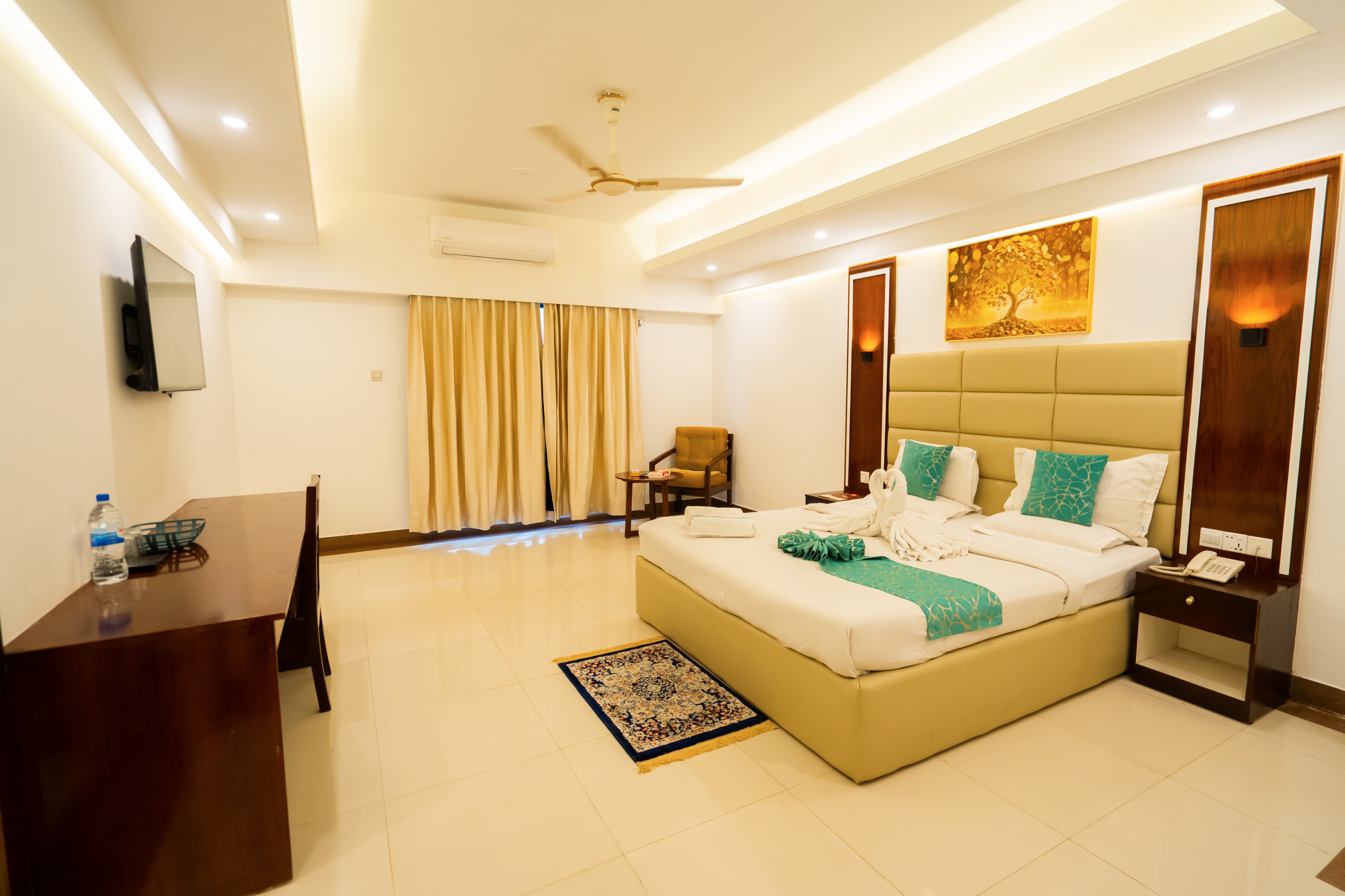 Deluxe Couple Room